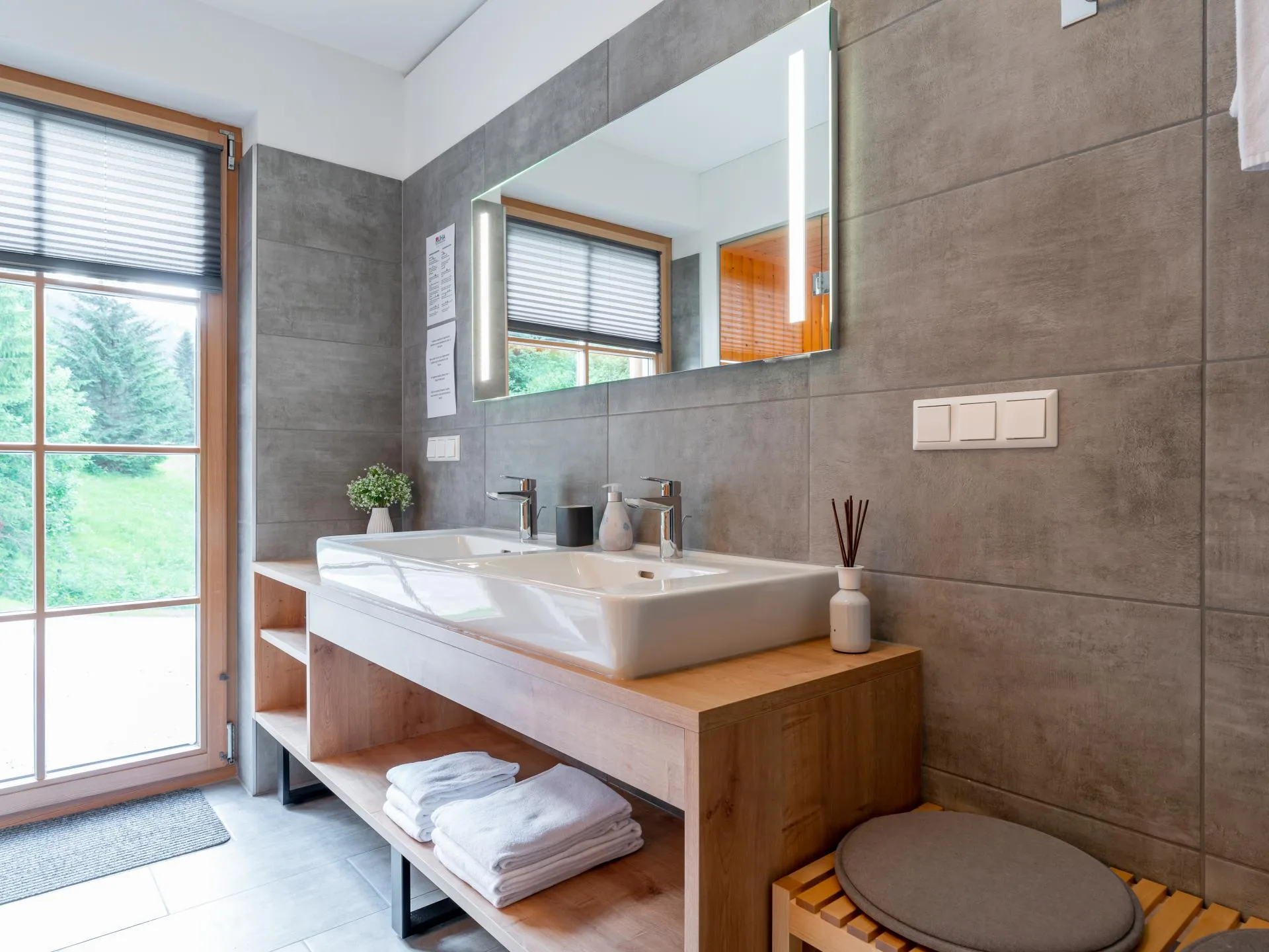 Bathroom beside the sauna